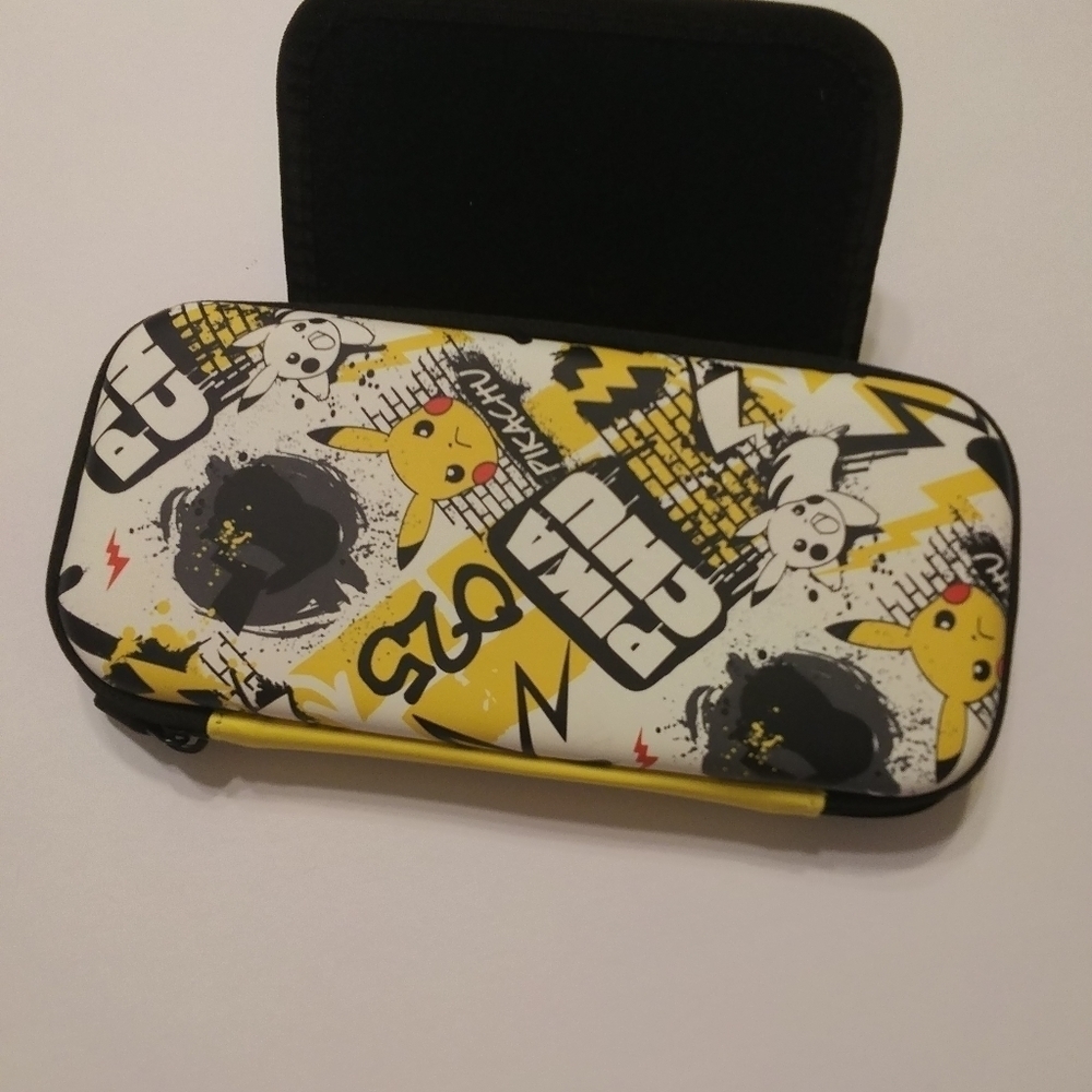 Pokemon Stealth Case Kit